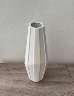Váza bílá zkosená menší Dekorační vázy
